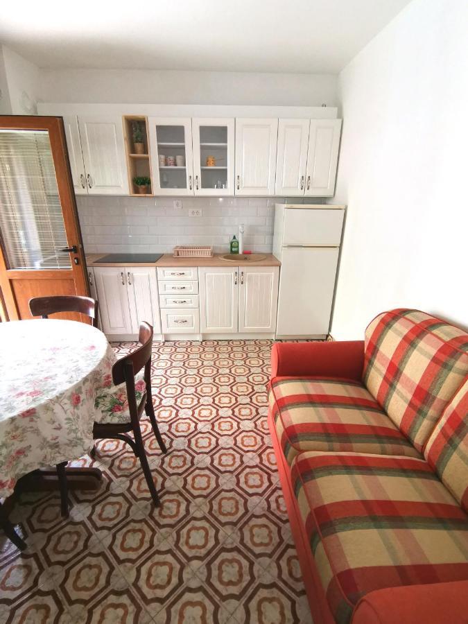 Apartments Maris Garden Petrovac Екстериор снимка