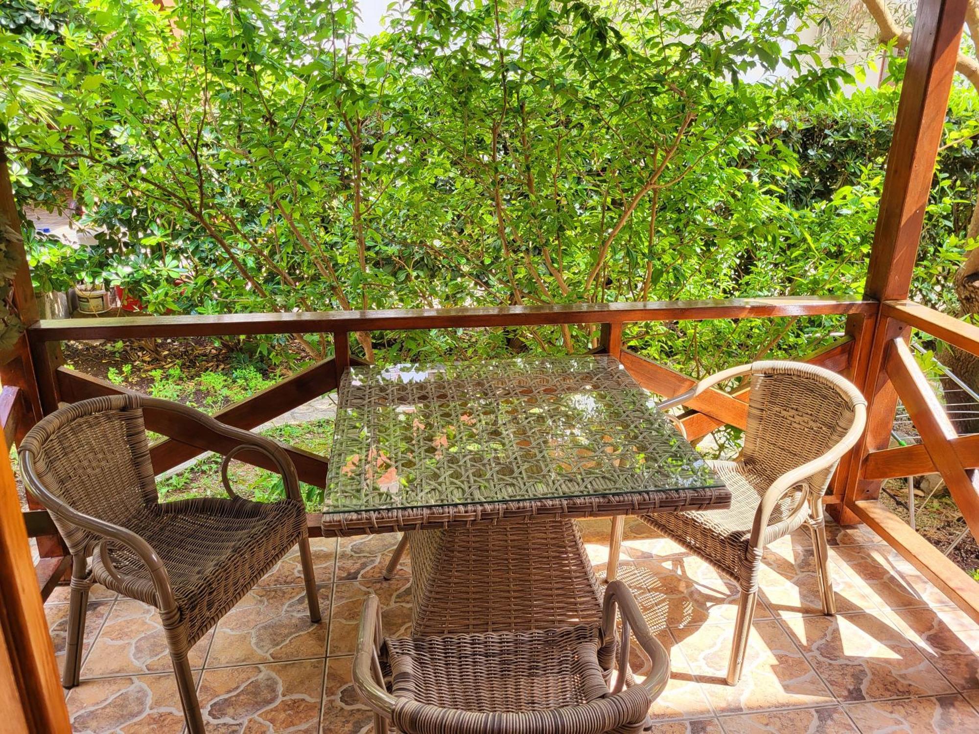 Apartments Maris Garden Petrovac Екстериор снимка